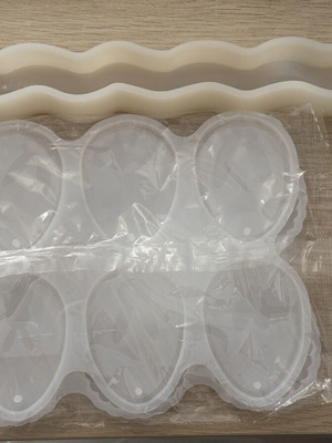 Silicone molds like new, Easter set with bunny and tablets