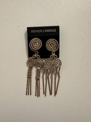 Royal Twist earrings used, boho style gold color with clip