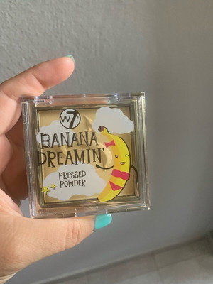 W7 Cosmetics Banana Dreamin' pressed powder face powder new 10gr
