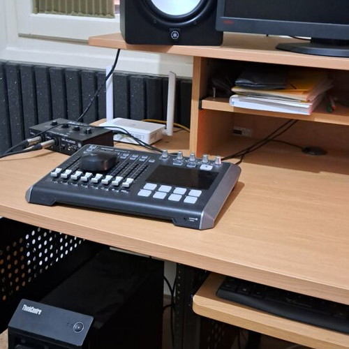 Studio Producer Station Desk like new