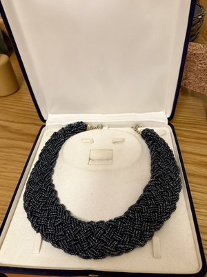 Oversized woven beaded necklace black statement like new