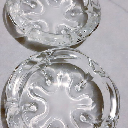Large glass ashtrays like new, set of 2 pieces