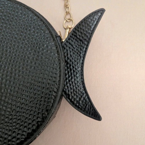 Kling crossbody bag like new, fish-shaped, black