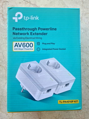 TP-Link AV600 Powerline Network Extender with Passthrough Socket