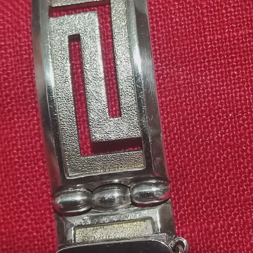 Silver bracelet 925 like new with meander design
