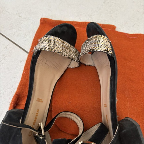 Black sandals used with braided gold details, size 38
