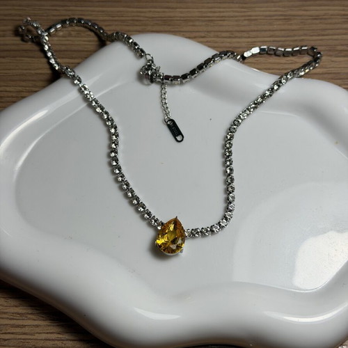 Stainless steel necklace new, yellow and silver