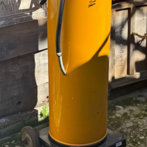 Rolli D6/5A Horn Flensburg oil and gasoline pump like new with glass container