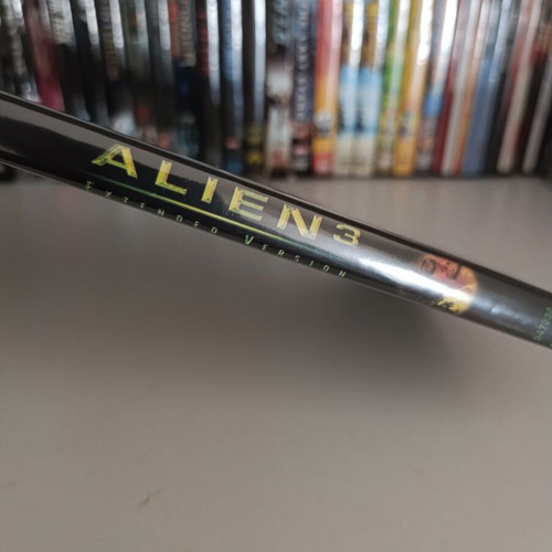 Alien 3 DVD like new, sci-fi and horror with subtitles