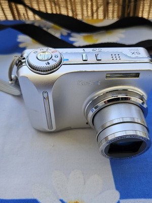 Kodak EasyShare C875 8.0MP Digital Camera silver, like new
