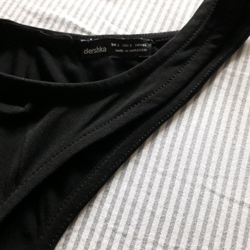 Bershka crop top black elastic like new with unique neckline size S