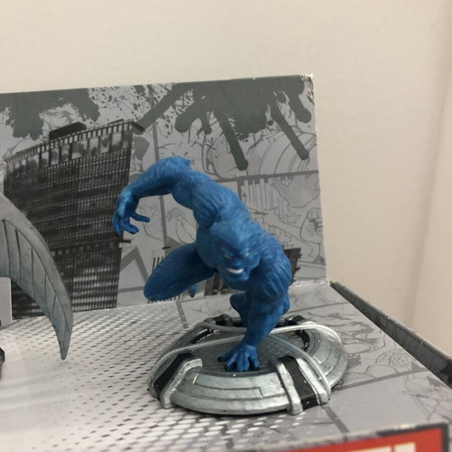 X-Men Figurine Playset Disney Store with 7 Figures like new