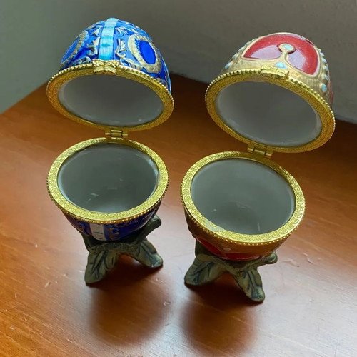 Decorative eggs new with base 12cm