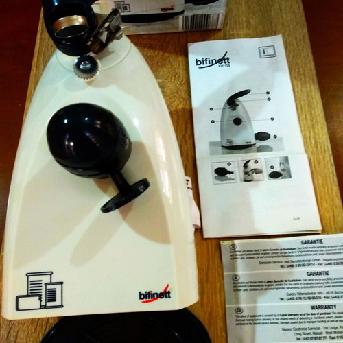 Electric can opener and knife sharpener like new