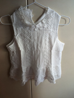 White sleeveless blouse with lace used, size S