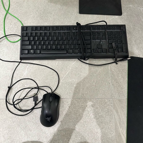 Gaming Pc σαν καινούργιο με οθόνη LG 27", πληκτρολόγιο και αξεσουάρ Razer