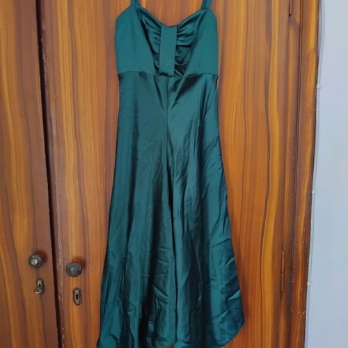 Emerald satin dress Marvel like new, size S-M
