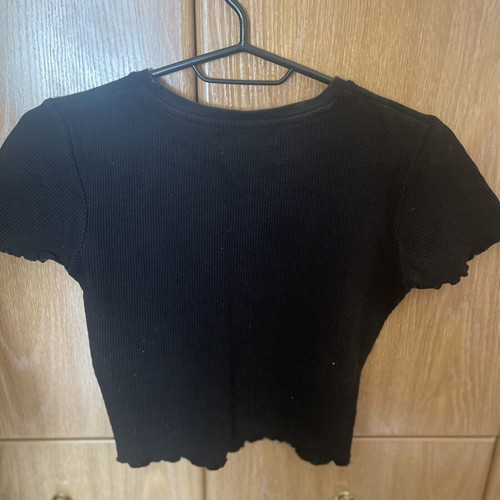 Zara crop top used, black, fits small and medium