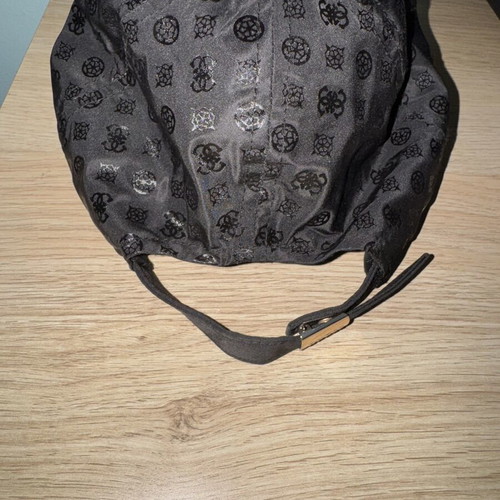 Guess black cap