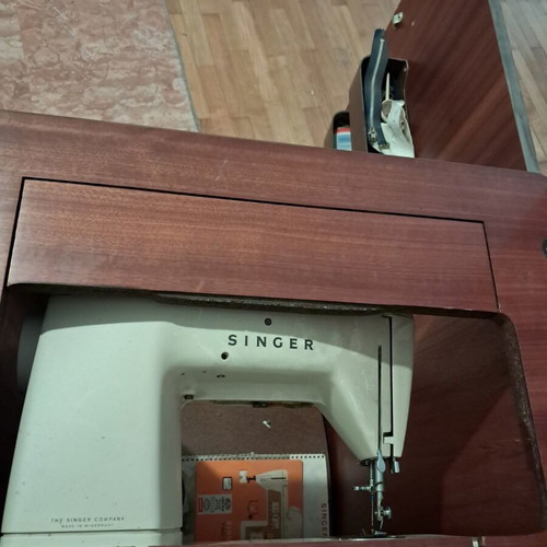 Singer 740 sewing machine like new
