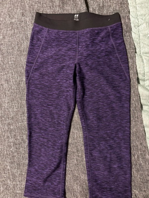 H&M 3/4 Sports Leggings like new, purple with black details size S