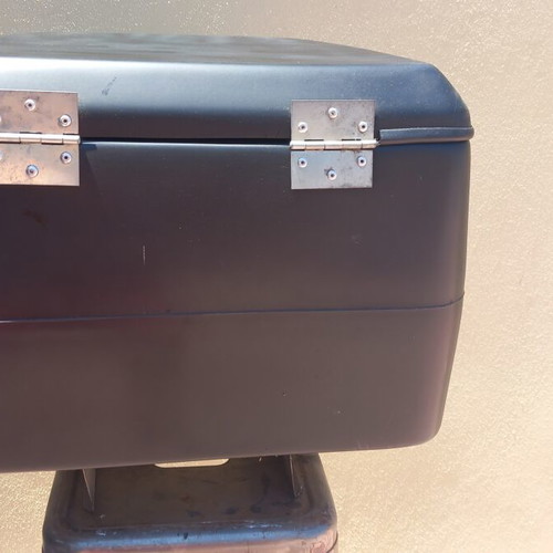 Delivery suitcase like new