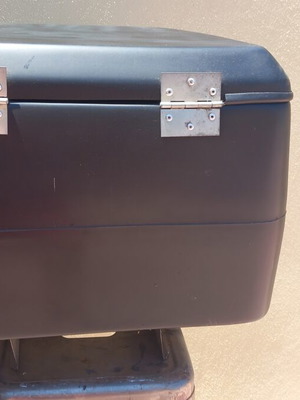 Delivery suitcase like new