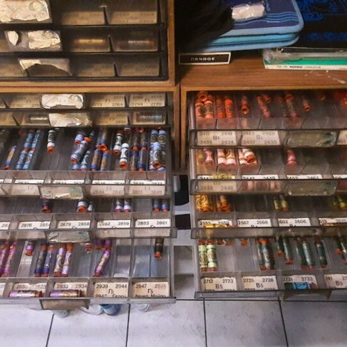Tubino sewing threads 1430 pieces with vintage stands