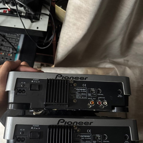 Pioneer CDJ-800 professional DJ media players used, pair with one needing repair