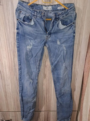 Men's Slim Fit Jeans like new, distressed blue