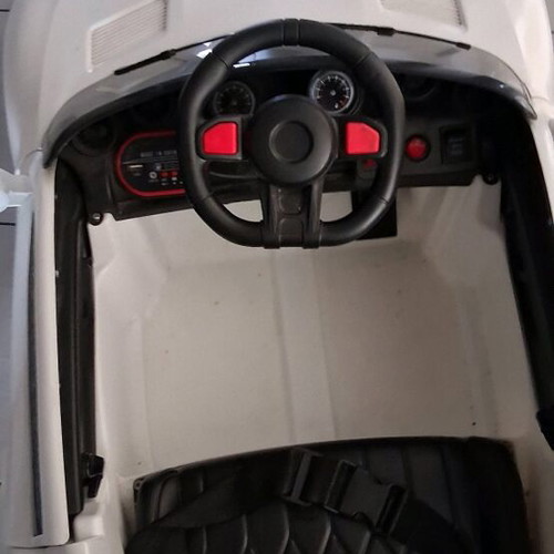 Children's car like new, without battery, with charger and remote