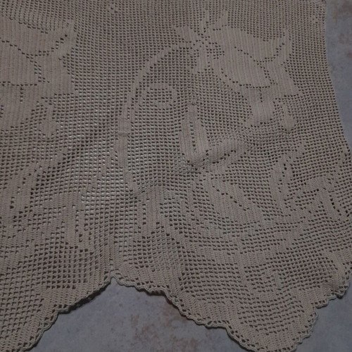 Handmade beige lace set of 2, like new