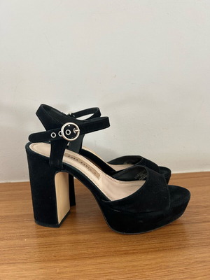 Zara suede sandals black size 36 like new