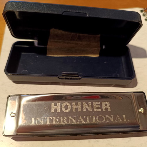 Hohner International harmonica used