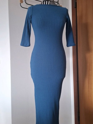 Vintage elastic midi dress with three-quarter sleeve like new, blue