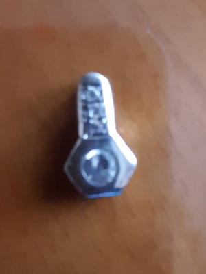 Silver pendant decorated with zircon, new