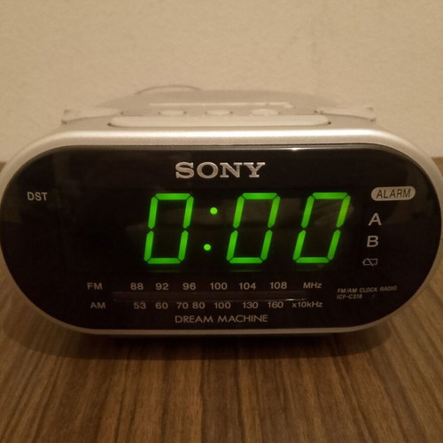 Sony ICF-C318 Dream Machine clock radio used