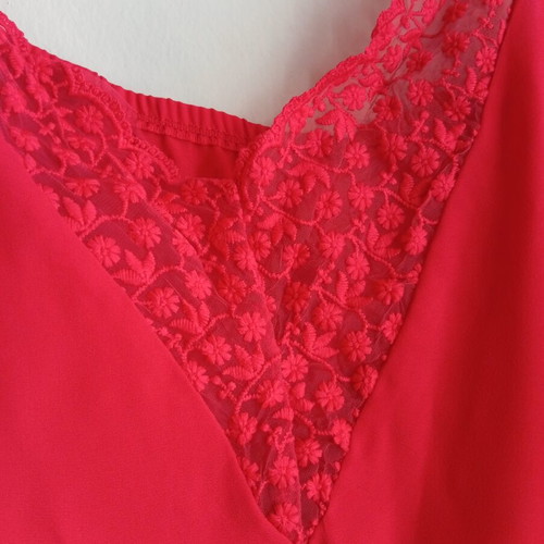 Shein lingerie top 4XL like new, adjustable straps, red