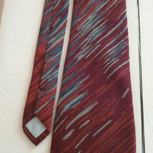 Balenciaga 100% silk tie like new, multicolor