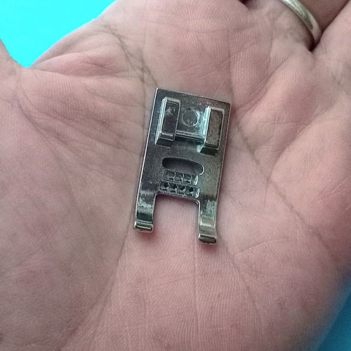 Sewing machine foot with 7 holes for home use new
