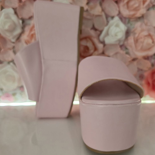 Pink platform sandals size 35 new, soft pink