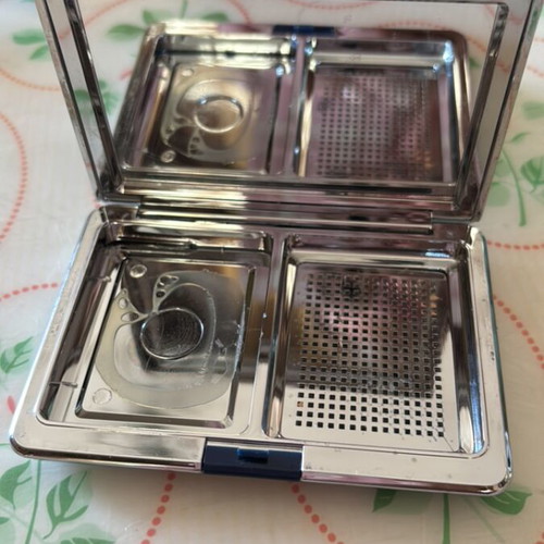 La Prairie Genuine Powder Refill Case like new