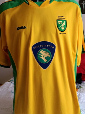 Norwich City Authentic 2003-4 Anniversary Shirt like new, size XL