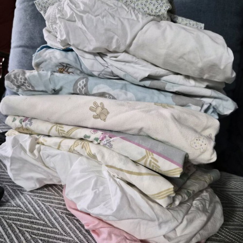 Sheets and quilt for crib like new