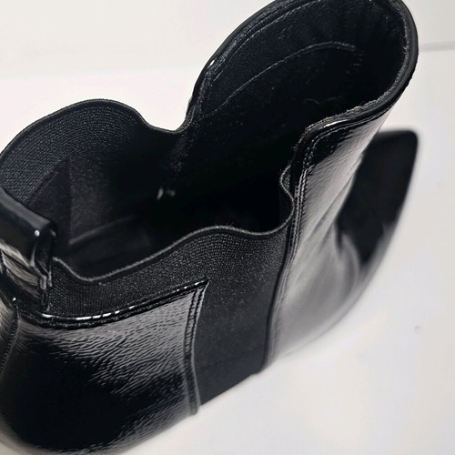 Patent leather ankle boot with elastic used, size 41, 9cm heel
