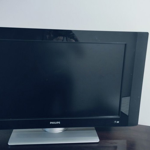 Philips 32-inch LCD TV with decoder, 1366x768 resolution