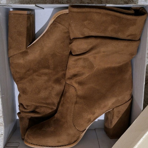 Castor boots Trendyol brown new with heel