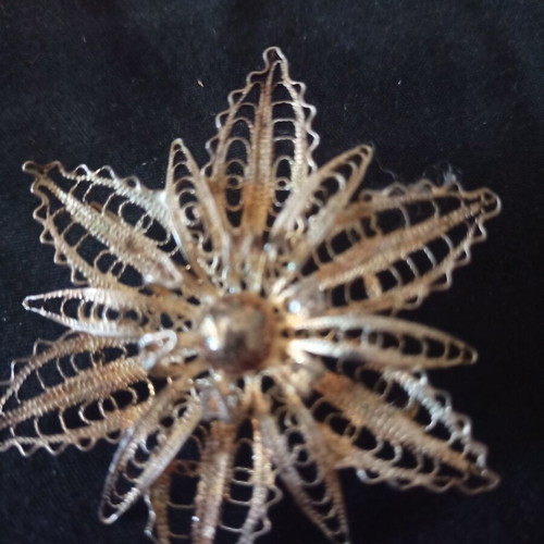 Silver ornate brooch from the '60s like new, 5cm diameter