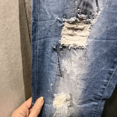 Y2K Glam Distressed Skinny Jean like new, blue with strass