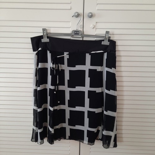 Gerry Weber Edition Skirt No46 like new, black and white checkered